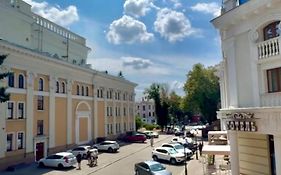 Элитные апартаменты с видом на театр им. Н. В. Гоголя